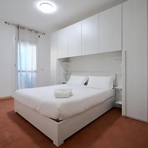 spacious-and-bright-new-flat-with-garden.it-lombardy.com/